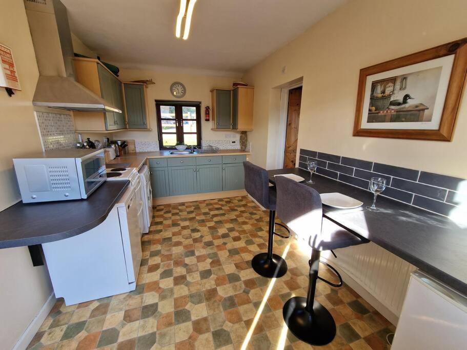 Swallows Nest Guest House - With Hot Tub Abergavenny Εξωτερικό φωτογραφία