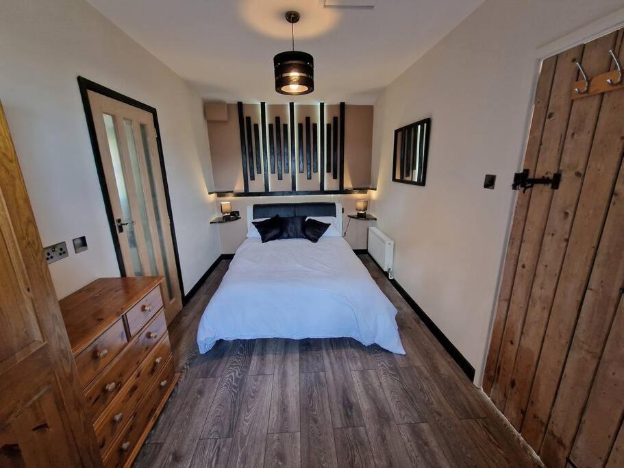 Swallows Nest Guest House - With Hot Tub Abergavenny Εξωτερικό φωτογραφία