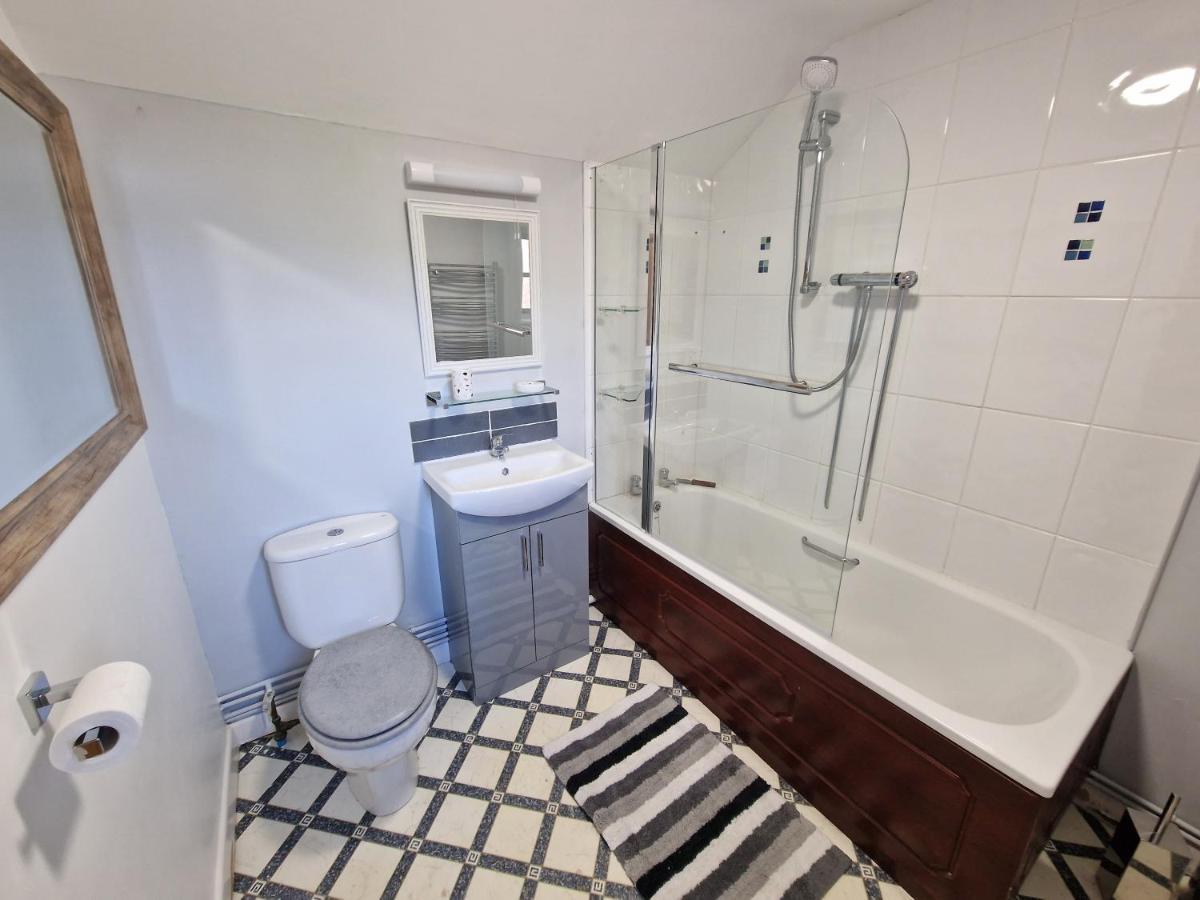 Swallows Nest Guest House - With Hot Tub Abergavenny Εξωτερικό φωτογραφία